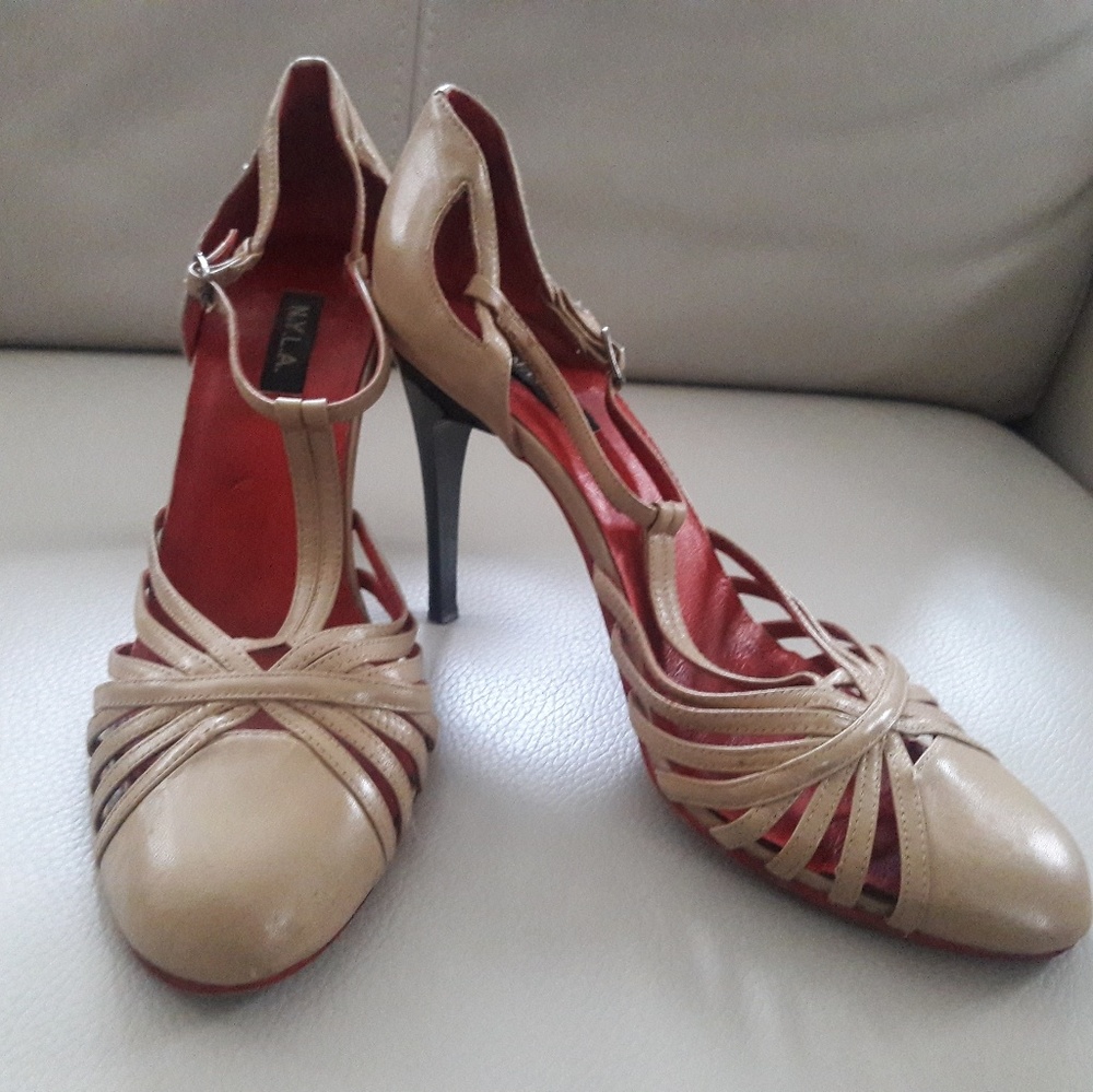 Shoes - Picture 6 of 6